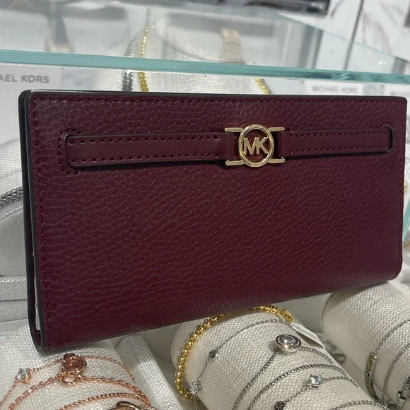 Michael Kors Reed Lg Bifold Pebbled Leather Snap Wallet Card Case 
Oxblood 
NWT - Picture 2 of 16